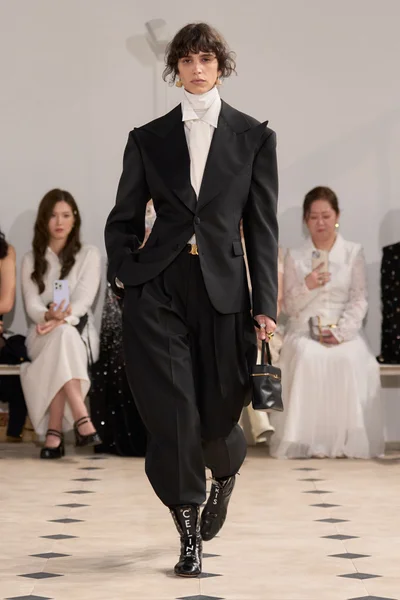 Look 50